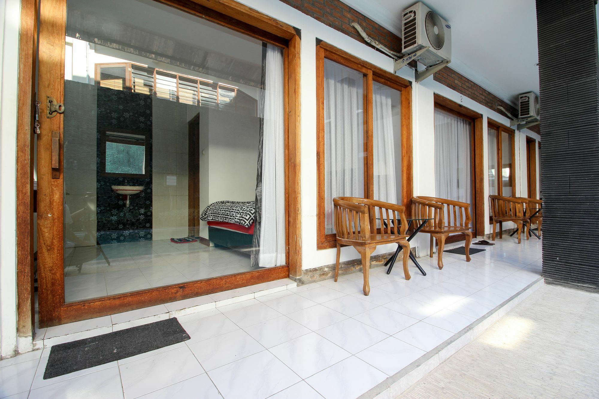 Reddoorz Plus @ Prawirotaman 3 Yogyakarta Eksteriør billede